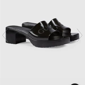Women’s Gucci Rubber platform slide